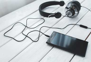 今日转会信息汇总：切尔西生涯告终！斯特林或闪电敲定那不勒斯新东家